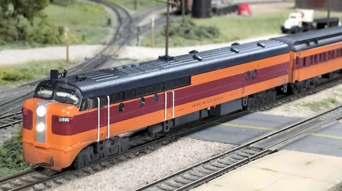 HO Milwaukee 5900 Doodlebug